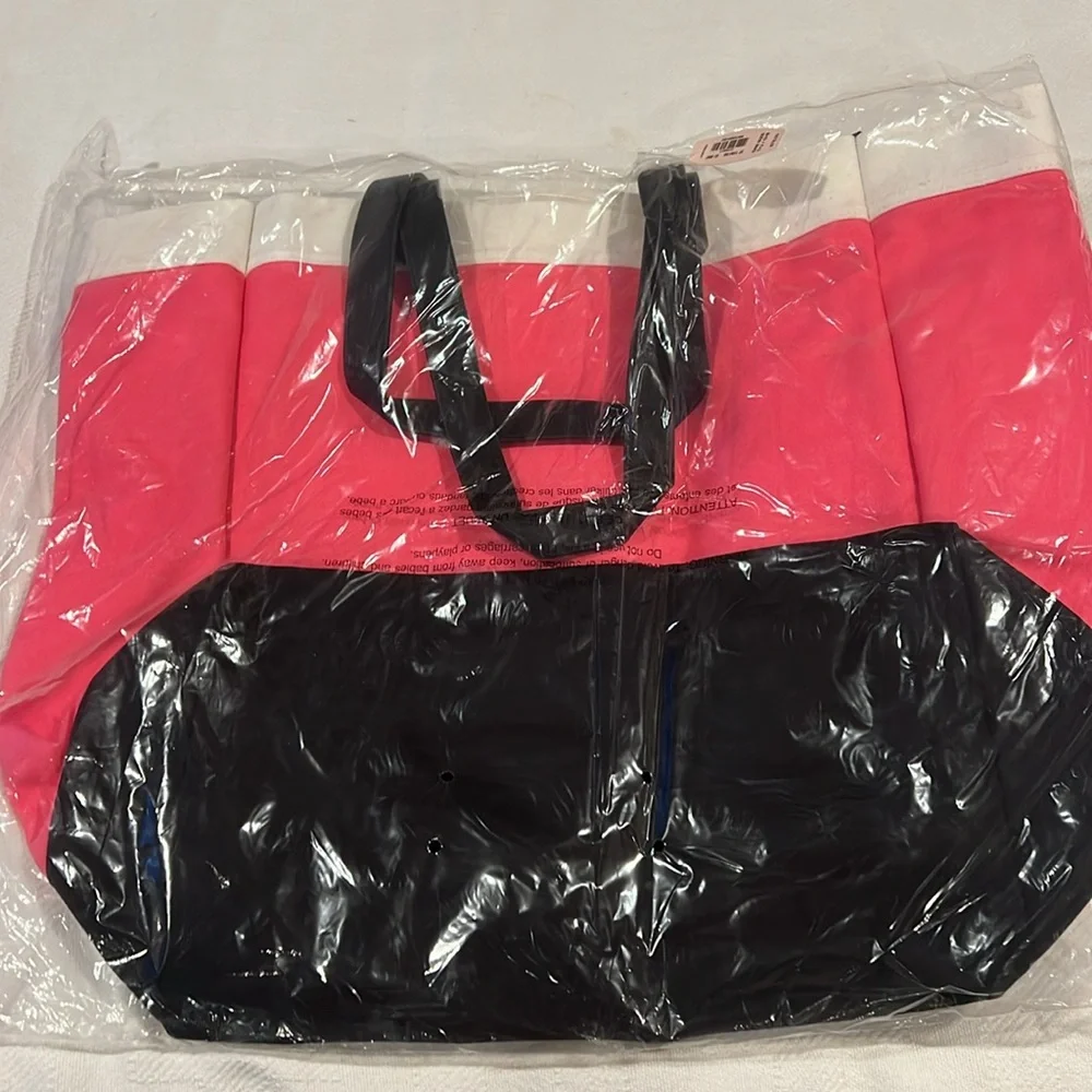 NWT Victoria’s Secret large tote bag - Picture 2 of 3